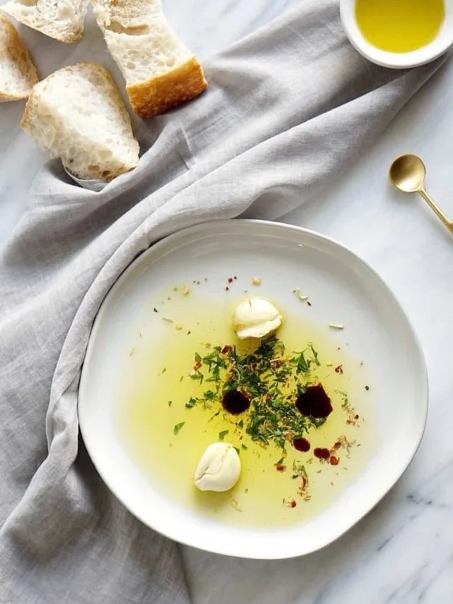 Dive into flavour!

#extravirginoliveoil #ladolea #delicious #mediterranean #eternal #flavour