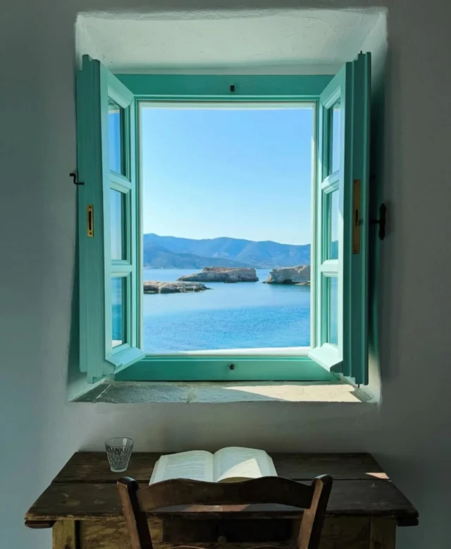 That’s summer in greece!💙 

#extravirginoliveoil #ladolea  #endlessblue #view #summer #vacations #greece