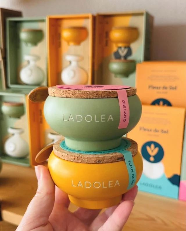 A balance of flavors, a harmony of colors.🍴

🙏🏻Thank you @mesa_kei 

#ladolea #ladoleaoliveoil #saltandpepper #essentials #cooking #balance #of #flavors
