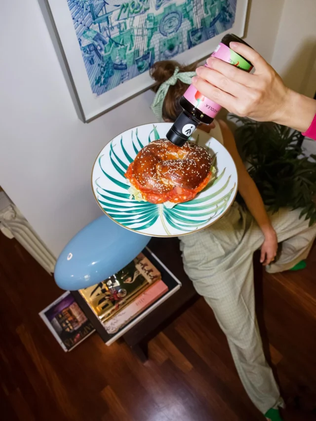 The final touch of flavor🍴

#ladolea #ladoleaoliveoil #extravirginoliveoil #final #touch #of #flavor